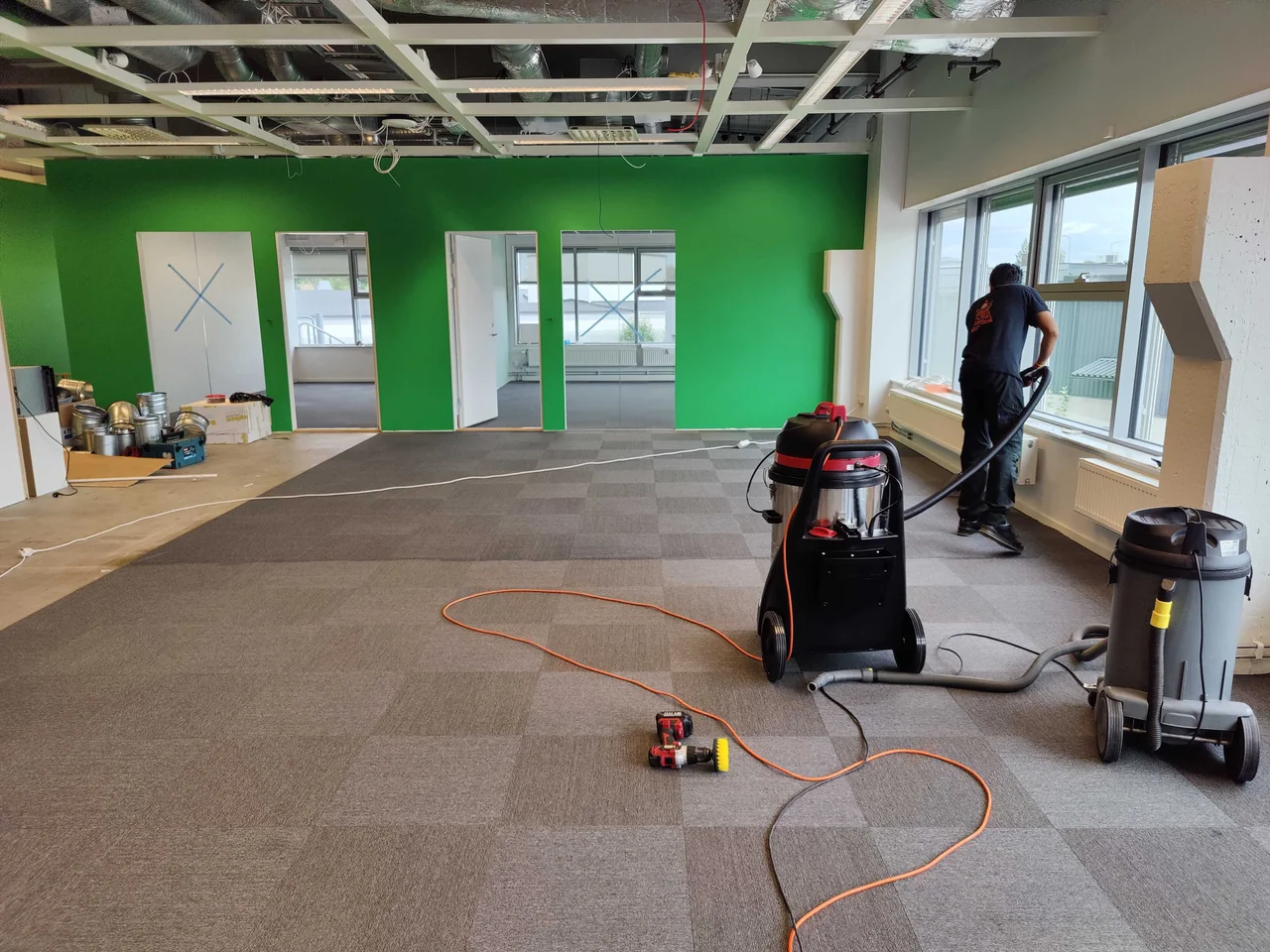 Professional office and construction cleaning service